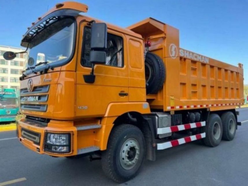 SHACMAN Xuất khẩu Chiếc xe tải F3000 6x4 380 EuroII Màu vàng Kinh nghiệm lái xe sang trọng