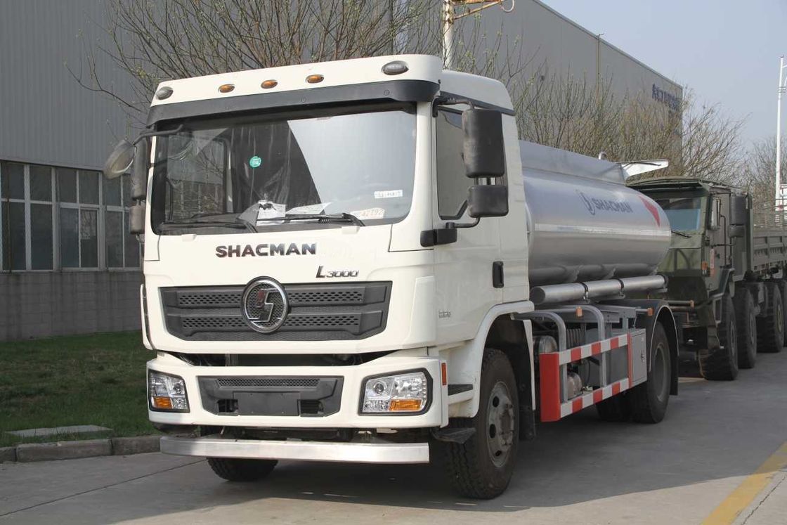 L3000 4x2 xe chở dầu xe tải 240hp EruoII trắng SHACMAN dầu vận chuyển xe tải