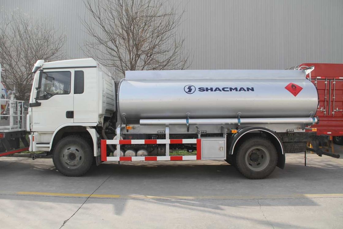 L3000 4x2 xe chở dầu xe tải 240hp EruoII trắng SHACMAN dầu vận chuyển xe tải