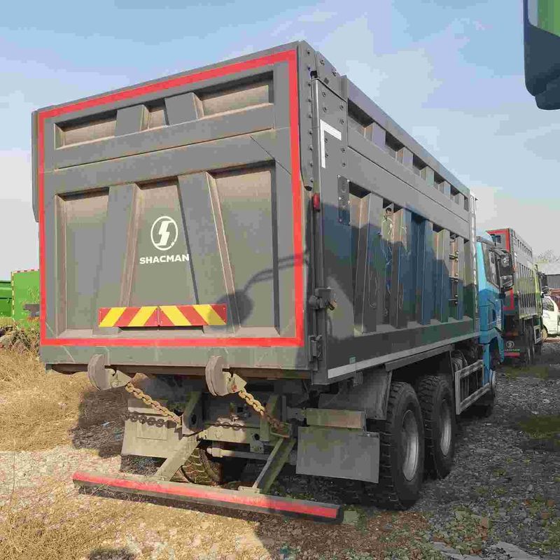 400 hp Heavy Dump Truck được cấu hình với hệ thống treo trên không cho hiệu suất tối ưu