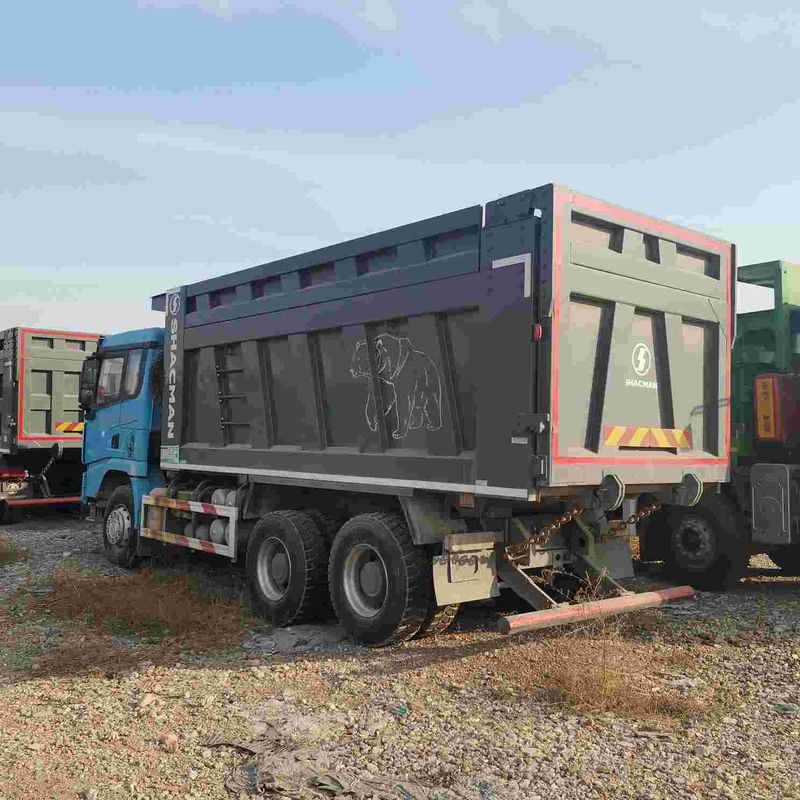 400 hp Heavy Dump Truck được cấu hình với hệ thống treo trên không cho hiệu suất tối ưu