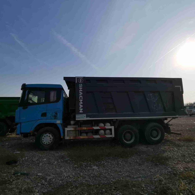 400 hp Heavy Dump Truck được cấu hình với hệ thống treo trên không cho hiệu suất tối ưu