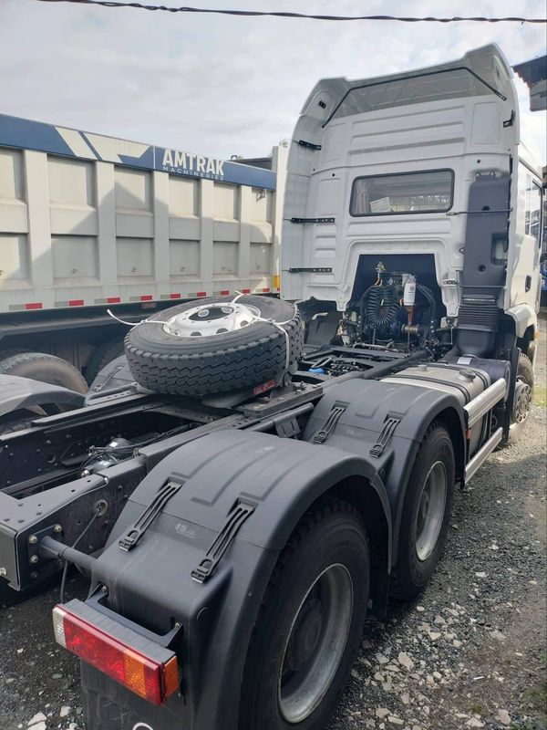 SHACMAN X3000 6X4 đầu máy kéo 420HP 450HP xe tải kéo đơn đôi ngủ lái bên phải cho Tanzania