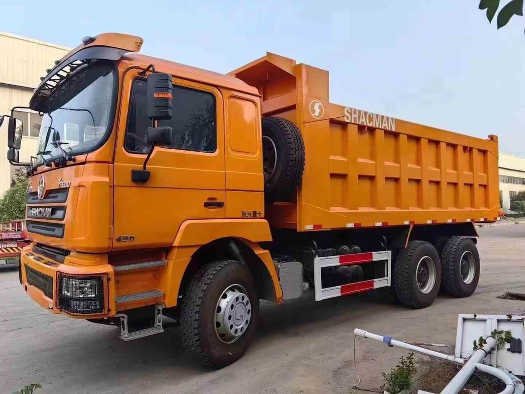 Neon Red Heavy Dump Truck 20 mét khối Capacity MAN Axle Collision Mitigation System