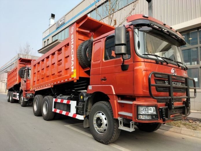 Xe tải đổ rác nặng 20 mét khối trong màu xanh Klein với các tính năng an toàn Hệ thống giảm thiểu va chạm và dung lượng cơ thể đổ rác