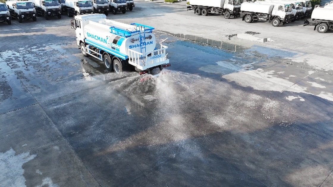 Xe bồn nước SHACMAN H3000 4X2, động cơ 336HP, bồn 10m³ và tay lái bên trái, tiêu chuẩn Euro II